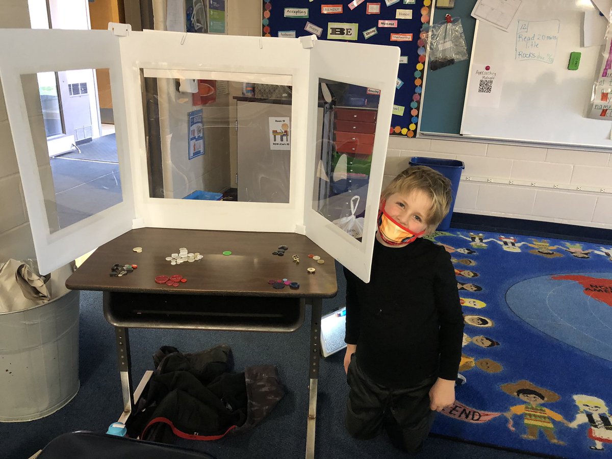becksbunch3's tweet photo. Classifying and sorting buttons.  We have been studying different scientist and what they do. https://t.co/nY8Z4NLBbx