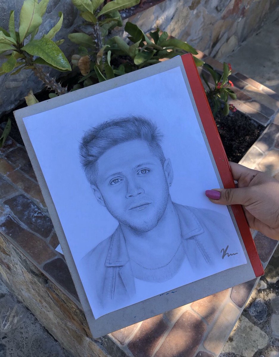 Liizedd's tweet photo. Creo que llegué algo tarde :v
Pero solo quiero compartir algo que amo hacer desde hace mucho tiempo 💕 (y los dibujos de Juanpa que no he terminado 🤣)
#Zuritalento https://t.co/K8dHaV9lh9