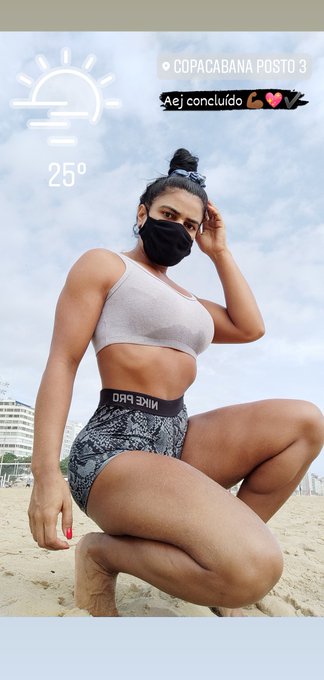 3 pic. Hoje foi dia de cardio em jejum na praia de Copacabana ??? https://t.co/sZBt7Mq7tY