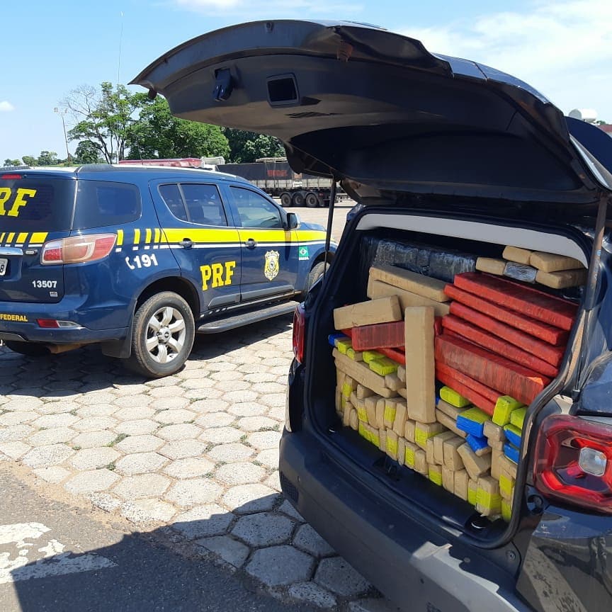 fides_invictus's tweet photo. @PRFBrasil apreende 1,9 tonelada de maconha em dois flagrantes no MS
@PRF_Aggio 👊
Saiba mais em: https://t.co/uSL5WFDsxf
#PRFBrasil #PRFMS #combateaocrime #narcotrafico #maconha #novaandradina #paranaíba #matogrossodosul https://t.co/fXdmzBAVhg