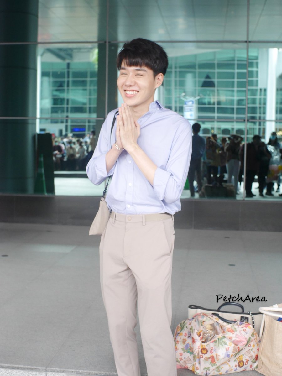 PetchArea's tweet photo. สวัสดีเช้าวันเสาร์ที่สดใสคับผม⛅
#petchpigz
#ลูกหมูของเพชร
#PetchArea https://t.co/WQjaydFQsW