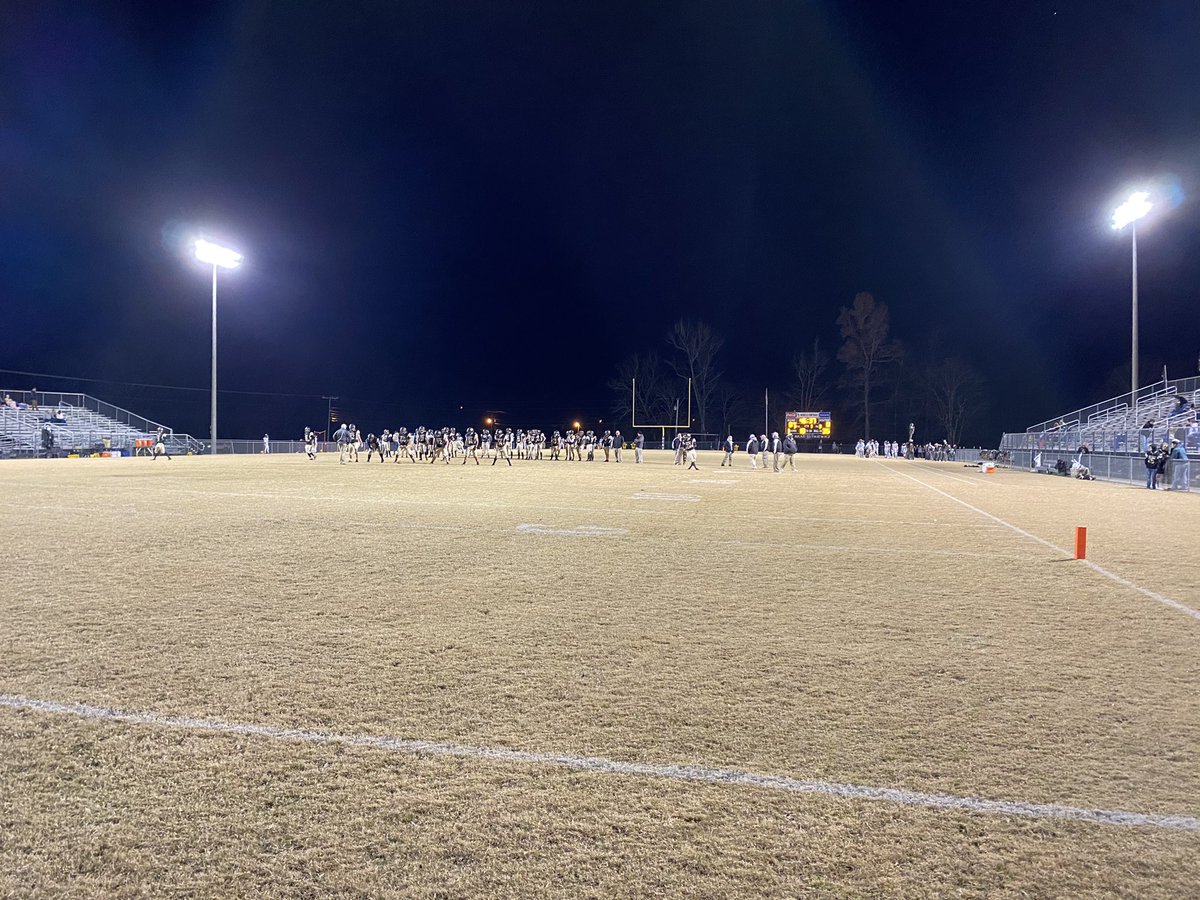 sports_bk's tweet photo. Half an hour away from a class 3A second-round playoff bout between @stewart_high and @GilesFootball. Kickoff at 7 p.m in Dover. 

@MainStreetPreps https://t.co/2UTl0CXaB5