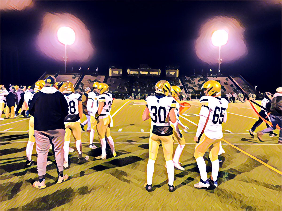 1063Sports's tweet photo. End 1st  @ZCSeagles 6 @BDSaintsFB  0 https://t.co/Z6H75hDPuP