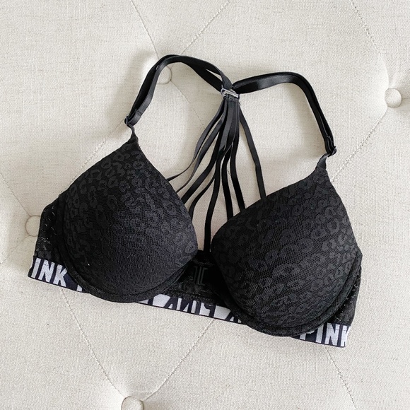 janell_lashley's tweet photo. So good I had to share! Check out all the items I'm loving on @Poshmarkapp from @lojnasut #poshmark #fashion #style #shopmycloset #maje #pinkvictoriassecret #express: https://t.co/YljNNNPJyq https://t.co/N1rZFY5wb5