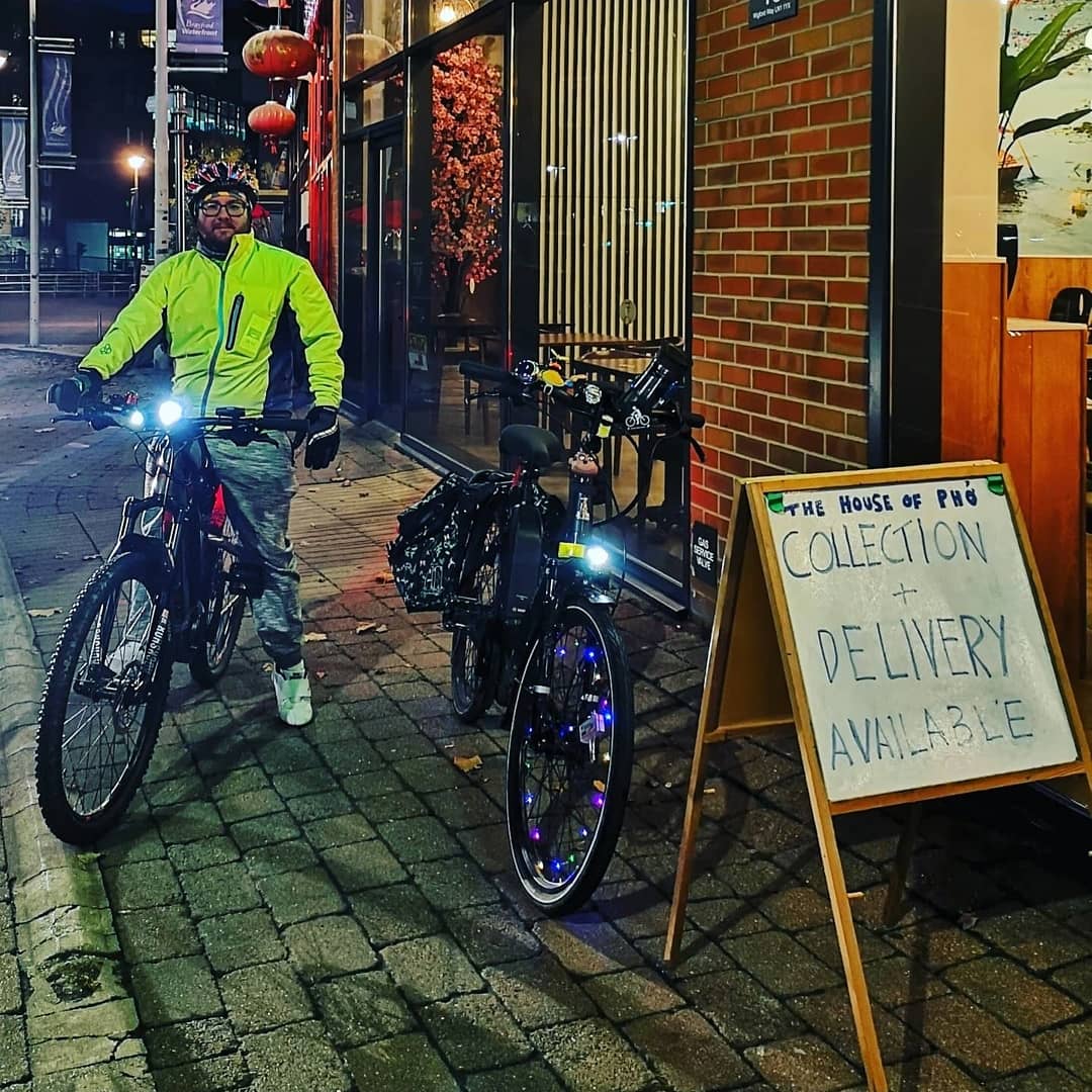 Melaniecycles's tweet photo. #Coffeeneuring2020 Ride #7 was near enough 25miles of November fun involving 2 Coffee stops (1 PSL &amp; 1 Plain Latte) #onegoodthing aka #onegoodfriend and finished off with Friday Fish&amp;Chips :) #cycling @WeAreCyclingUK @letsrideuk @LovetoRide @SustransEMids https://t.co/6hA8mOsTT7