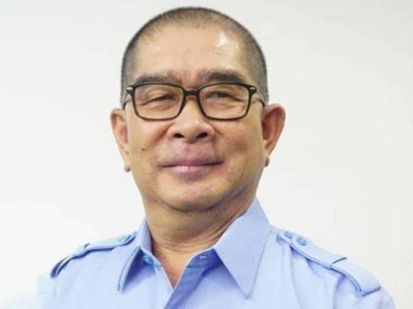 BermanaSabah's tweet photo. Menteri MA63 merangkap Presiden Parti Bersatu Sabah (PBS), Maximus Ongkili setuju Pendatang Tanpa Izin (PTI) diberi pass permit kerja.

"Sebagai Menteri yang menjaga isu MA63, ini merupakan kerja pertama yang perlu saya sokong selain dari menjilat." Katanya gembira tinggal di KL. https://t.co/6IMVziDyaA