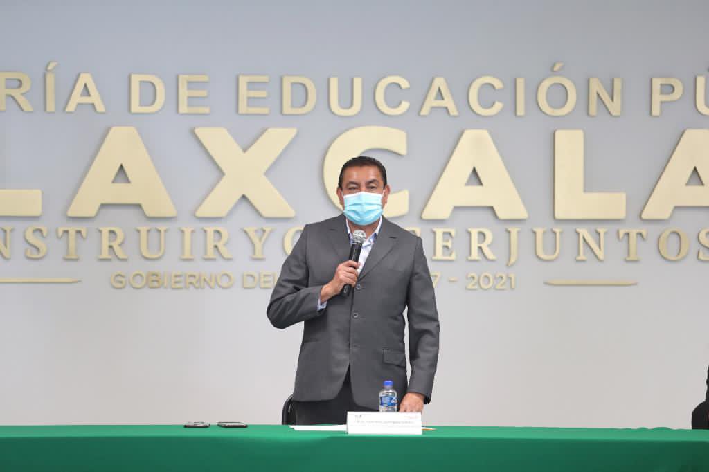 ElProfe_Floren's tweet photo. Educar la mente sin educar el corazón no es educación en absoluto. Por ello, estudia no para saber una cosa más, sino para saberla mejor.

Extraordinario viernes. https://t.co/RzdG4gKU0D