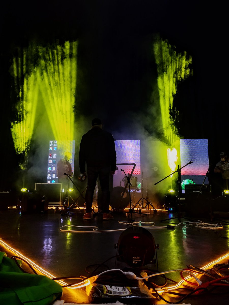 Agárrense que estamos bien puestos para darles un show bien chido este 26 de noviembre.  
#Viernes13deYaValióPito