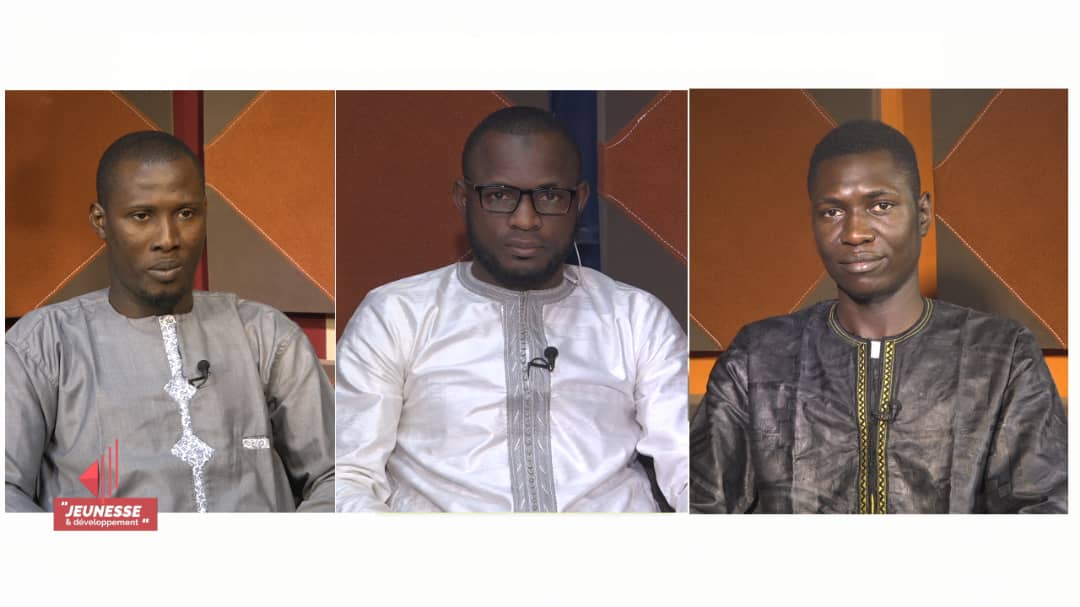 AssociationMAL1's tweet photo. ⚠️INFO ASSOCIATION MALISTARTUP⚠️

Retrouvez le Secrétaire Général de l'Association MaliStartUp Mr. Hereba Soumana Kouyate sur la chaîne Chérifila TV dans l'émission "JEUNESSE ET DÉVELOPPEMENT" ce samedi à 17h et rediffusions Lundi à 10h. Thème : Facteur et réussite de l'entrepr https://t.co/8tnqEiiTe6