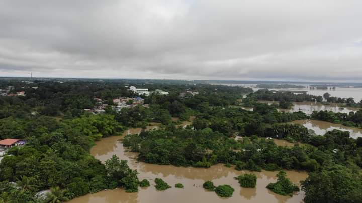 queenqarla's tweet photo. Cauayan City government's latest drone shots of the flooding in the Province of Isabela. People need help. Not tomorrow, not next week. NOW. Walang local news kasi na shut down ABS-CBN Isabela.  #IsabelaNeedsHelp #CagayanNeedsHelp https://t.co/0V1Ey5AXGP