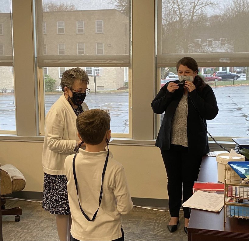 SJSWellesley's tweet photo. This afternoon we closed out Catholic Schools Week in the best way possible by praying the rosary together as a school. Thank you to Miss Dougherty and the students who helped lead us in prayer. #catholicschoolsweek2020 #wepraytogether #thesjsdifference @BostonCathSupt @CSOboston https://t.co/5vG1LliFcu