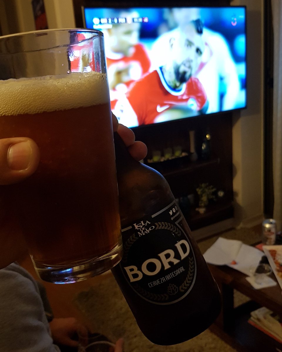 cervezabord's tweet photo. #VamosChile https://t.co/MNoovYH3Eu