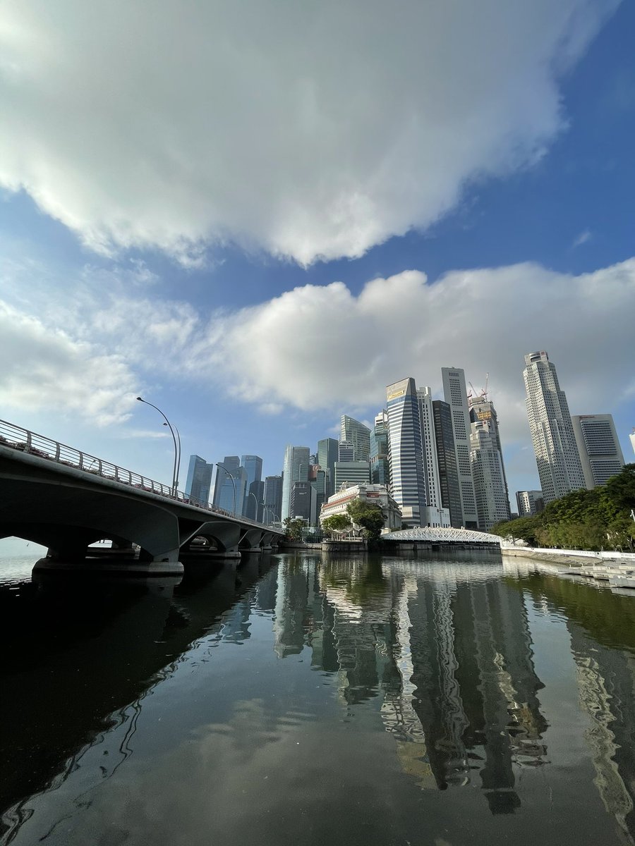 Guillermaco's tweet photo. Paseito matutino! #Singapore #walk #city #ciudad https://t.co/R1uwGIgXxS