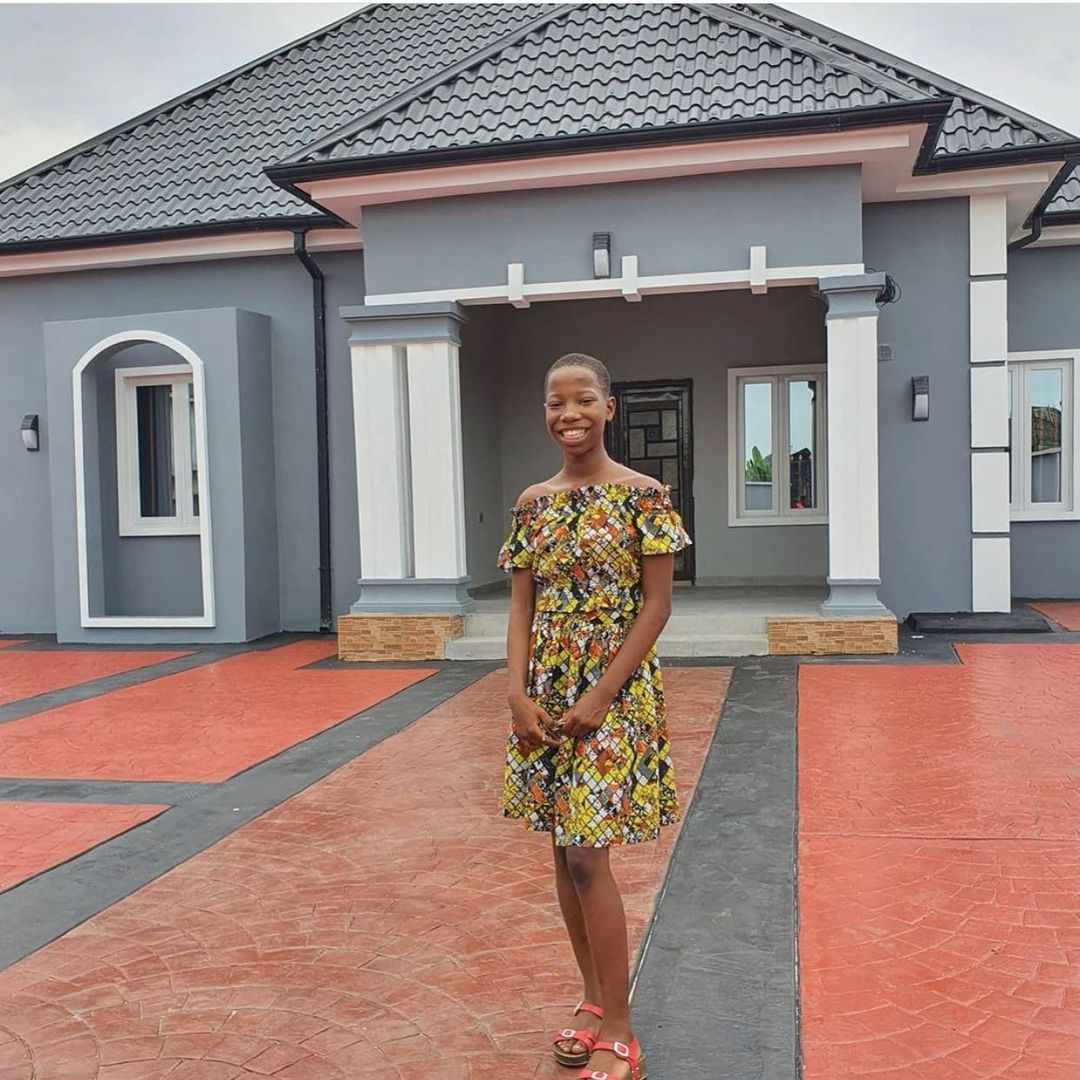 daytodayblogs's tweet photo. Kid comedienne Emmanuella unveils the new house she built for her mum. 👏❤🙏 #Diwali https://t.co/O8XqooNbcb