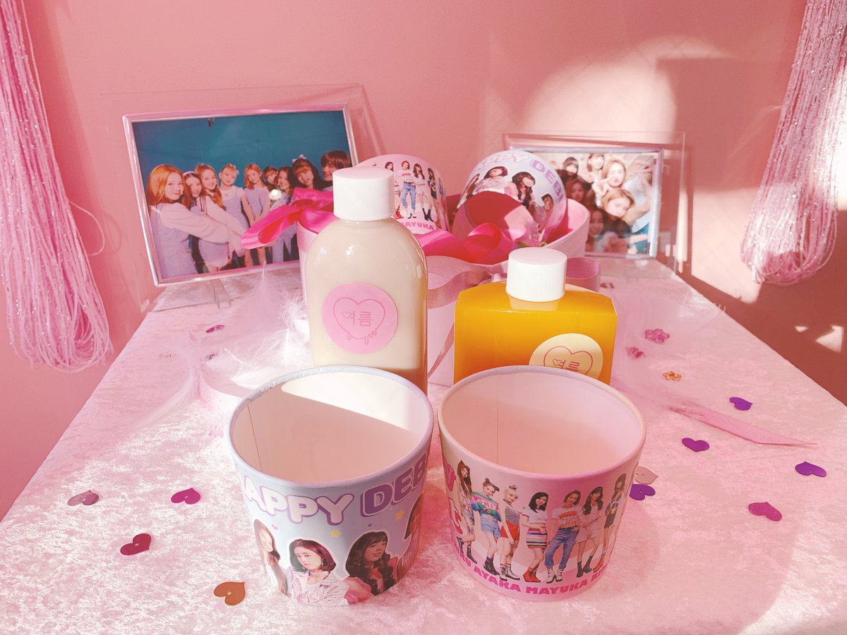 Miihilove_0812's tweet photo. ヨルムは男が1人で行くところでは無い！って言う噂は聞いていたけど、別に平気だろ！って思って行ったら、ピンク1色で何か恥ずかしくなった😂
よく行った！俺www😂

でも装飾も、カップホルダーも可愛かった🌈☺️ 行って良かった☺️

#NiziU 
#HAPPY_NiziU_DAY https://t.co/cBT9gHwMTa