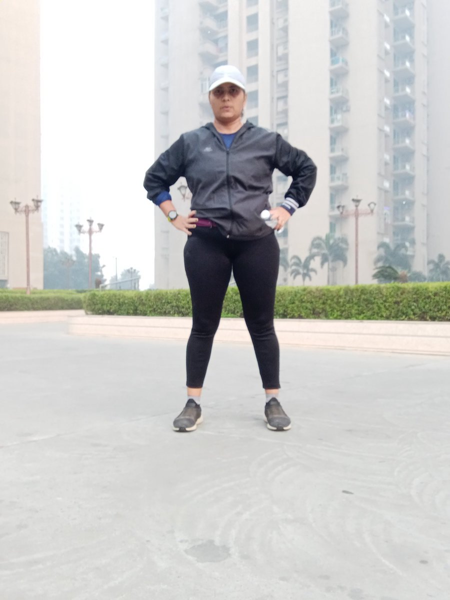 Latz_G's tweet photo. Its a BLISS to run with the rising SUN.
#letzbfit #letzbfitwithlatika #kyaaajaapneworkoutkiya #uthojaagodaudobhaago #latzpsychology #positivepsychology #StructuredWorkOut #hr #heartrate #heartratetraining #hiit #letztrainforheart #letztraintogether https://t.co/TJuAEX2A6r