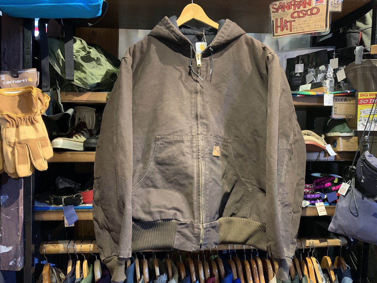 outsidekawasaki's tweet photo. USED Carhartt
Duck  Hood Jacket
Size L
Price ¥10800+tax

SNSに載せる前に
毎回売れてしまうこちら💁‍♂️
ダック生地！
羽織るだけで
アメカジワーカー👍

#川崎 #川崎駅東口 #新品 #インポート #古着 #used #古着屋 #ユニセックス #アメカジ #カーハート #carhartt #ジップパーカー #川崎じもと応援券 https://t.co/9CGqUwo72U