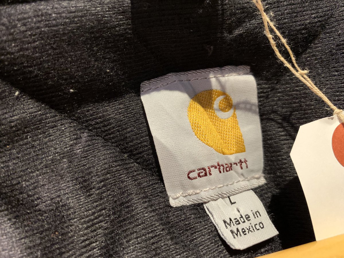 outsidekawasaki's tweet photo. USED Carhartt
Duck  Hood Jacket
Size L
Price ¥10800+tax

SNSに載せる前に
毎回売れてしまうこちら💁‍♂️
ダック生地！
羽織るだけで
アメカジワーカー👍

#川崎 #川崎駅東口 #新品 #インポート #古着 #used #古着屋 #ユニセックス #アメカジ #カーハート #carhartt #ジップパーカー #川崎じもと応援券 https://t.co/9CGqUwo72U