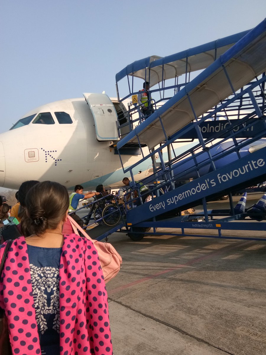 vasantalic's tweet image. ஏரோப்பிளேன் என்ன உங்கபமூட்டு சொத்தா...
நாங்களும் பறப்பமில்ல...!!