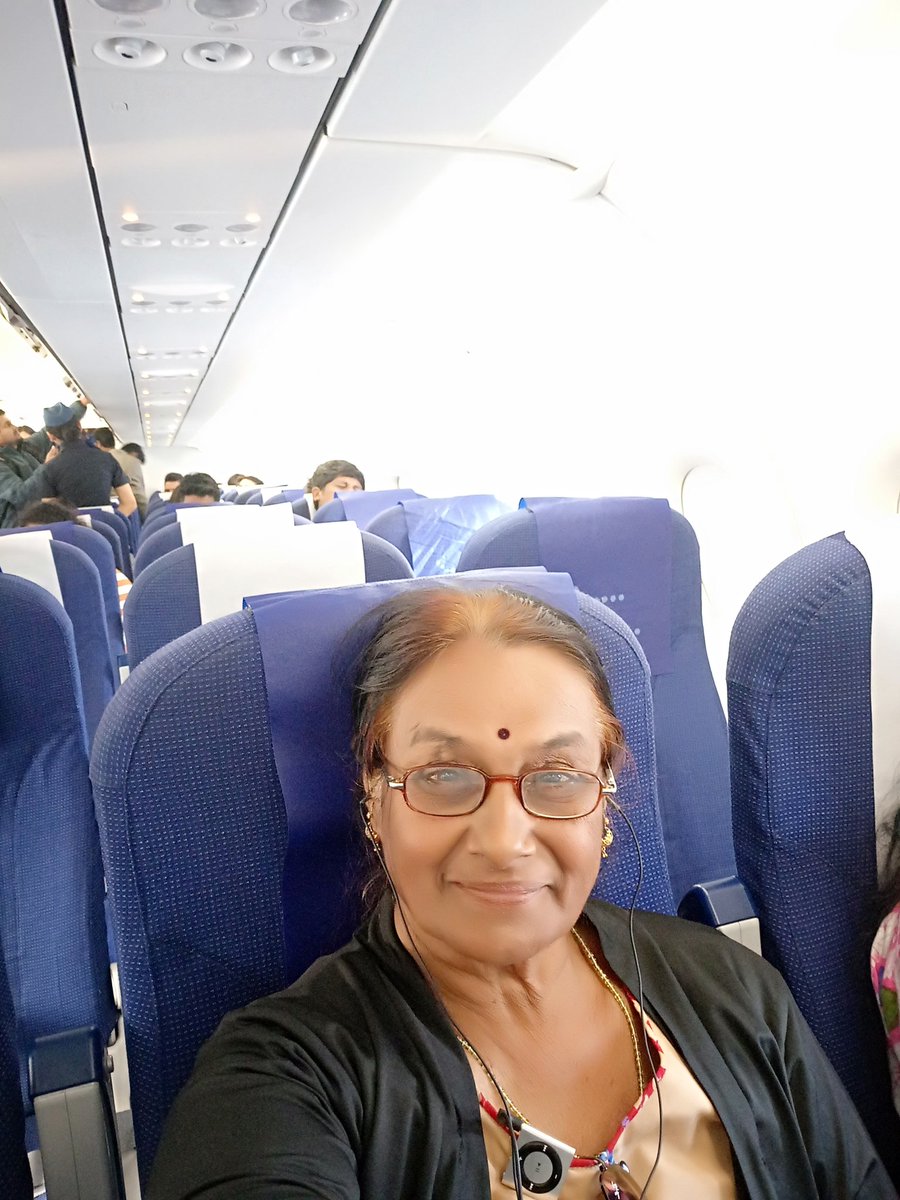 vasantalic's tweet image. ஏரோப்பிளேன் என்ன உங்கபமூட்டு சொத்தா...
நாங்களும் பறப்பமில்ல...!!