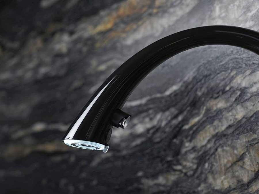 Für nahezu jede Lifestyle-Welt das passende Armaturendesign – die Premium-Armatur ZOE des Schweizer Herstellers KWC ist auch in der Ausführung matt black erhältlich.

 ⬇️  ⬇️  ⬇️ 
in-wohnen.de/kueche/artikel…