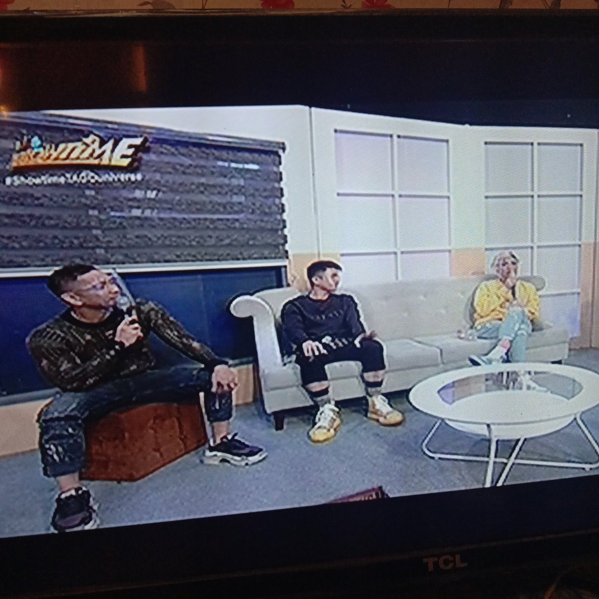 missradz's tweet photo. #ShowtimeTAGOuniverse https://t.co/HSREIckJwD
