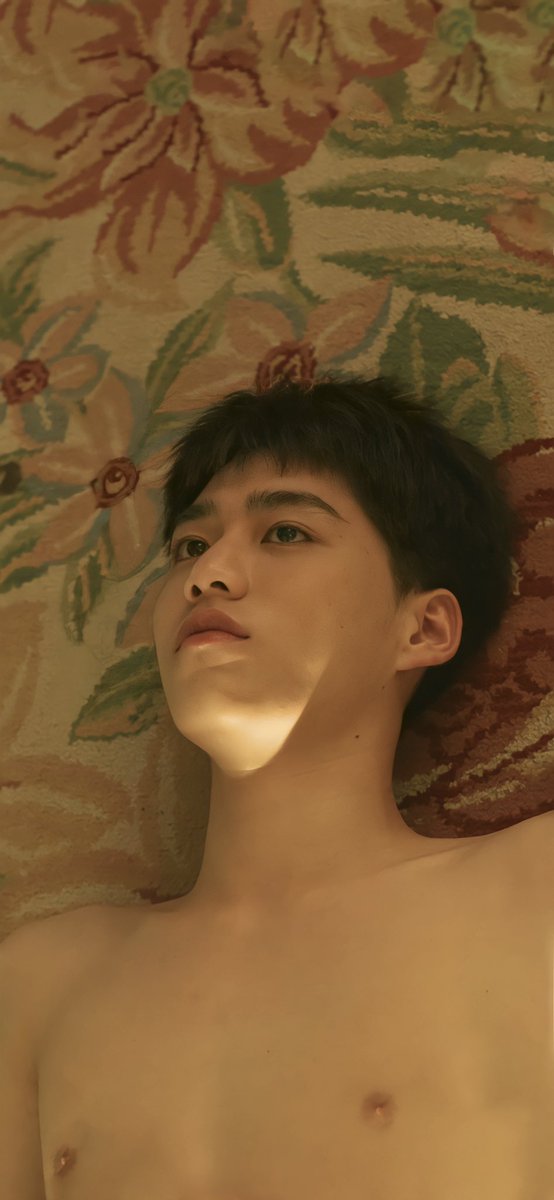 𝗢𝗛𝗔𝗘𝗪as Vase of Roses by Pierre-Auguste, 1890.