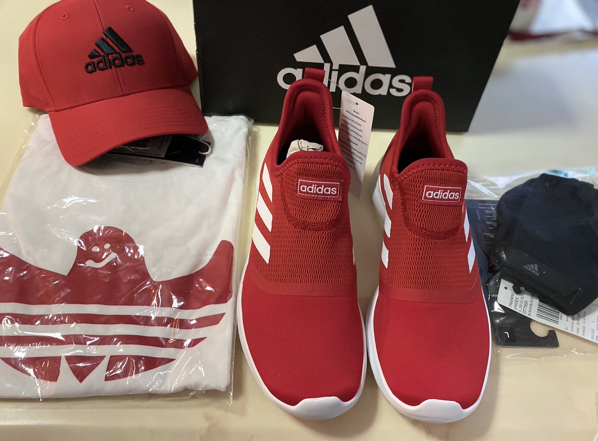 UmairaFendi's tweet photo. A little congratulations gifts for #SOLOSAINT , Baby Supsup whom we loves so much❤️

Wishing you all the best and we pray that everything will go on well and smoothly as you wanted 

Love from Saira , @BabycutieMinger , @ybluehoney @JMyoke

Thank you @VoteSaint_sup for the help❤️ https://t.co/sxYOvAlT5I