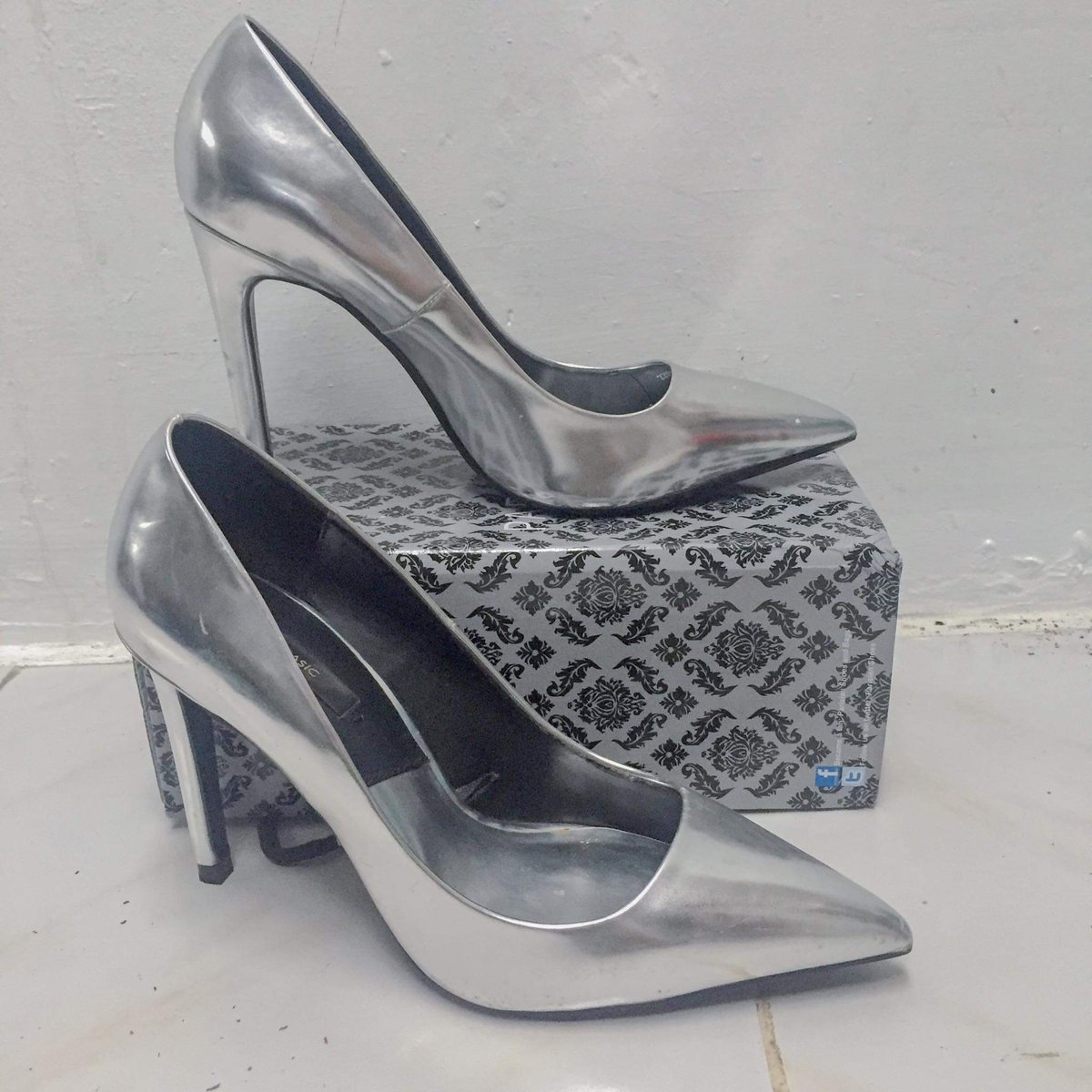 joanneabejero's tweet photo. SELLING MY HEELS ❗❗❗
PANDAGDAG SA DONATION DRIVE NAMIN.
ALL PROCEEDS WILL BE DONATED TO THE VICTIMS OF #TyphoonUlysses
#CagayanValleyRegionNeedsHelp
#ProjectUlysess
#TugeguaraoNeedsHelp https://t.co/H6e5uYVEvT