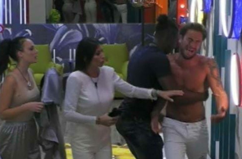 quellachepiange's tweet photo. NON SI VEDEVA UNA SERATA COSÌ DA UNA VITA GRAZIE É TUTTO BELLISSIMO 

#gfvip https://t.co/t0FDbIkFh9