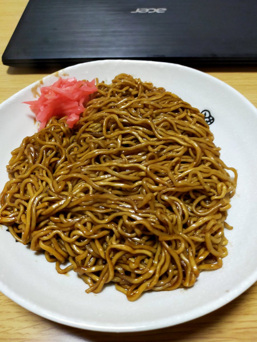 やなさん マルちゃん正麺の焼きそば 賞味期限今日までだった 笑 なので具材なしで作りました 思えば袋麺の焼きそばを作るのは人生初かもしれない 意外と美味い ŧ ŧ Ch ŧ ŧ まだあと3袋あるから明日の晩ご飯かなー T Co