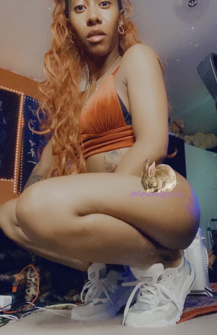 1 pic. Fuck me in my new shoes 😏💕 https://t.co/evVsx5YSNS