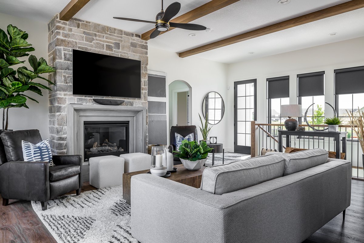 DSMHBA's tweet photo. Friday night hang out spot! We could totally go for some R & R right here. What's everyone's plans for the weekend?
#caliberhomes #dsmhba #dmhomeshow #paradeofhomes #homebuilder #building #construction #keepcraftalive #finehomebuilding https://t.co/e7PasiDhFq