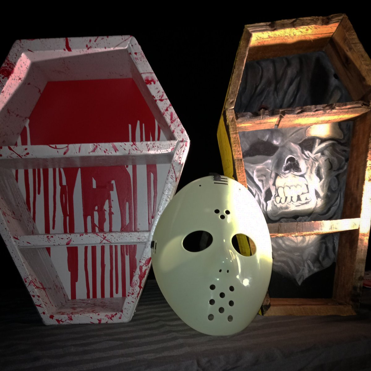 HeyJenocide's tweet photo. #FridayThe13th #CoffinShelf #JasonLives #ChchchchAhahahah #BloodSplatter #BloodDrip #BlackCat #DisplayShelf #HandCrafted #HandPainted https://t.co/QNlAHQSOja