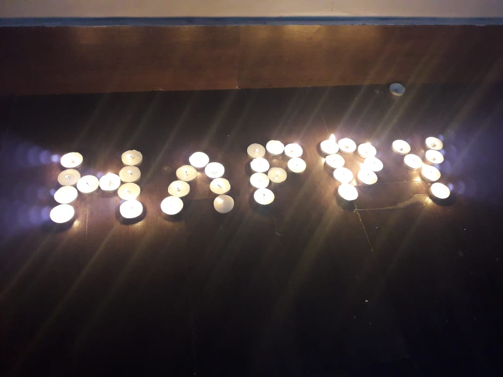 amitg2409's tweet photo. @KajariaPLY A VERY VERY HAPPY DIWALI 2 ALL .
my entry as HAPPY written by burning candles....
#KajariaPLY #IndiaJaisaStrong #Festivities #FestivalsOfIndia #Celebrations #GetFestiveReady #ContestAlert #giveaway
@KajariaPLY , @gparulpihu @GarvGup14854084 , @AmitGup22635587 https://t.co/6CfCWJv3a1