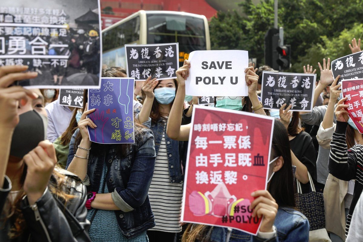 alphacentauriii's tweet photo. The rally, organised by the “non-violent rational” camp of protesters, quickly turned violent. As the crowds began to make their way toward the university, they occupied a highway and chanted: “#SavePolyU, save students.” https://t.co/wx5wavsmUw