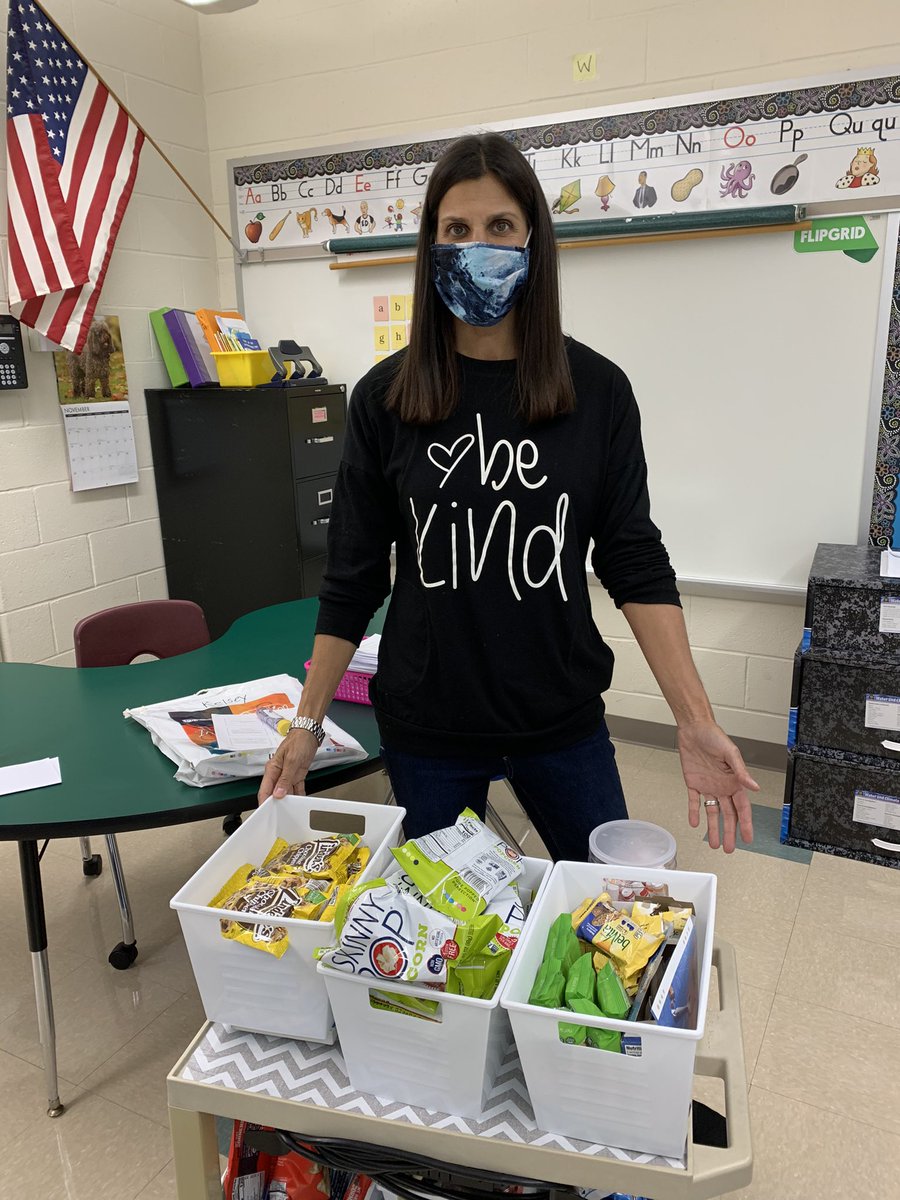 jkroll205's tweet photo. Thank you to our very own SAS @senis23 and the @CentralSchoolEB PTA for this amazing cart of goodies 💚 @melissprisco and I were very appreciative of the treats! https://t.co/ilBpxlWjz1