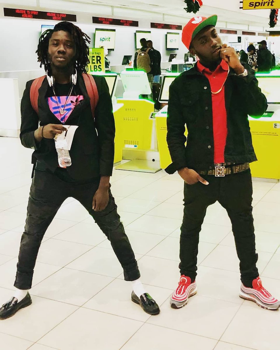 Showbezzy tweet media