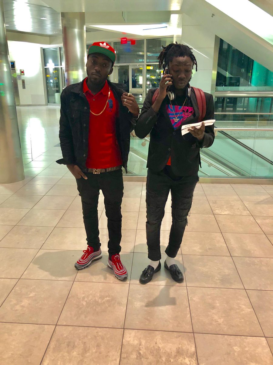 Showbezzy tweet media