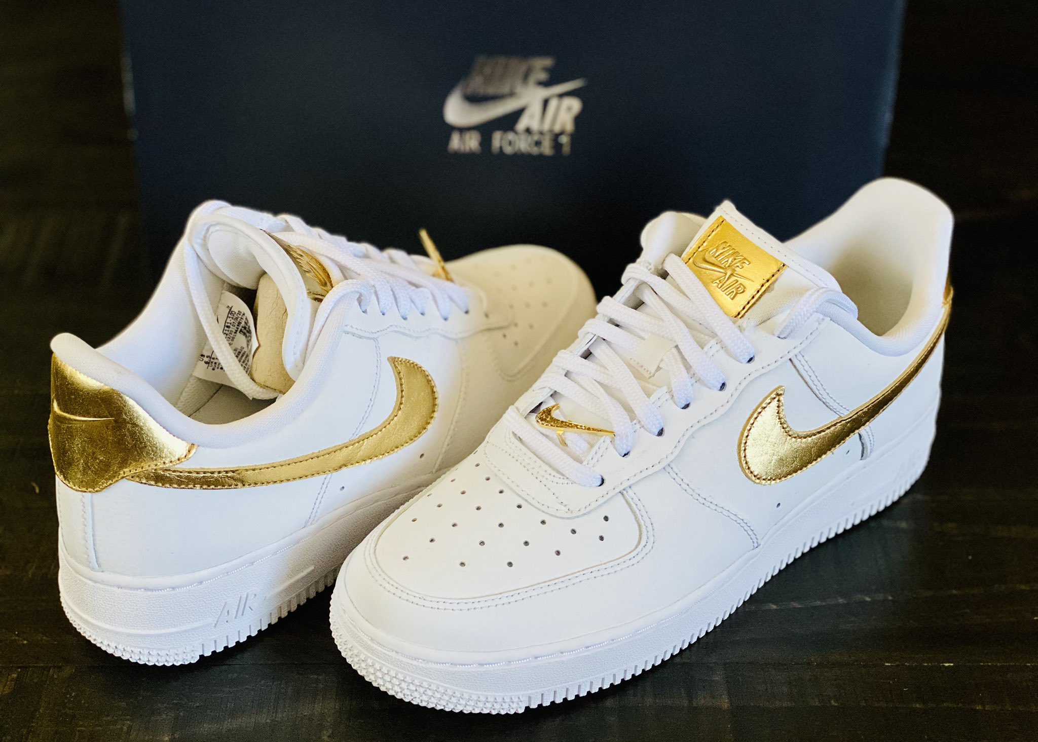 Nike Air Force 1 '07 LV8 'White Metallic Gold