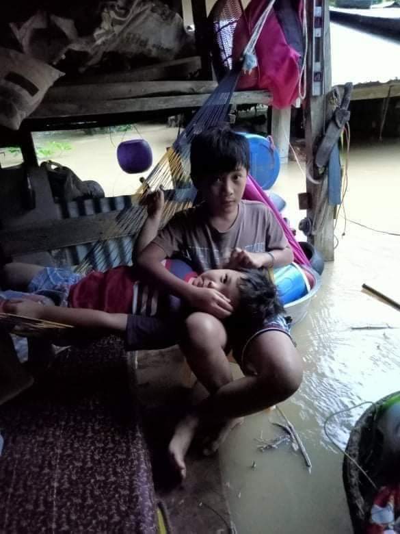 ZEEYOLANG's tweet photo. ‼️URGENT: STILL NOT RESCUED‼️

Location: Zone 4 Gabut Amulung Cagayan
Mothers Name: Marilyn Francisco
Contact number: 09565221345

#CagayanNeedsHelp
#IsabelaNeedsHelp
#RescuePH https://t.co/jjwqRWLGP2