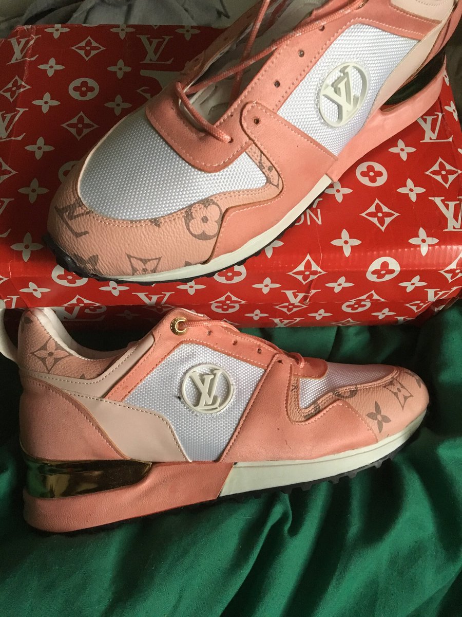 thelegend316's tweet photo. Just few bargains for sale for Xmas more to come women’s and men’s Louis Vuitton Noddy warmers and Louis Vuitton trainers .. inbox for details https://t.co/WwZVSrPEmi