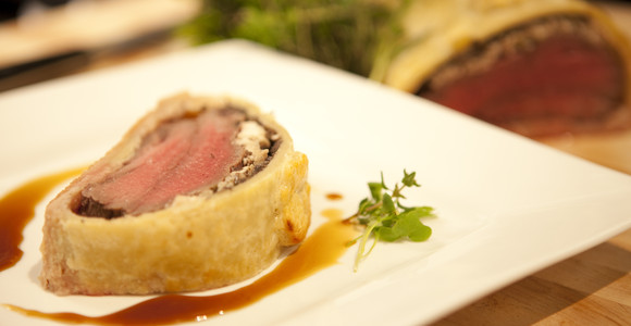 Here is a delicious recipe for Beef Wellington from Parks Canada’s Heritage Gourmet Cookbook! Visit the link for the full recipe and more historic information:  pc.gc.ca/en/culture/gou…