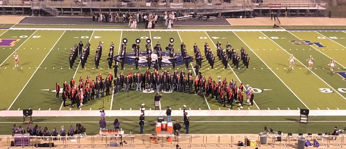 #HOCO2020 The <a href="/MHSBearBand/">GoldenBearBand</a> performed the the respective songs for each of the US military branches in honor of Veterans Day. <a href="/M_H_S_Band/">Montgomery High School Band</a> @MISDNews