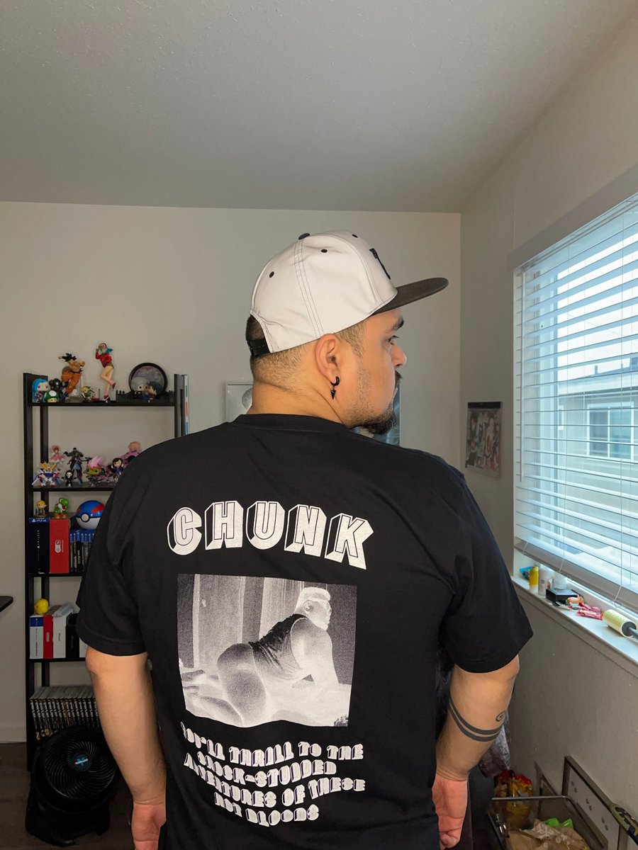 RamsesTheCub's tweet photo. Love my new CHUNK shirt (right) 🐷👌🏽
#ChunkParty #Chunk https://t.co/JvNBDnXRHW