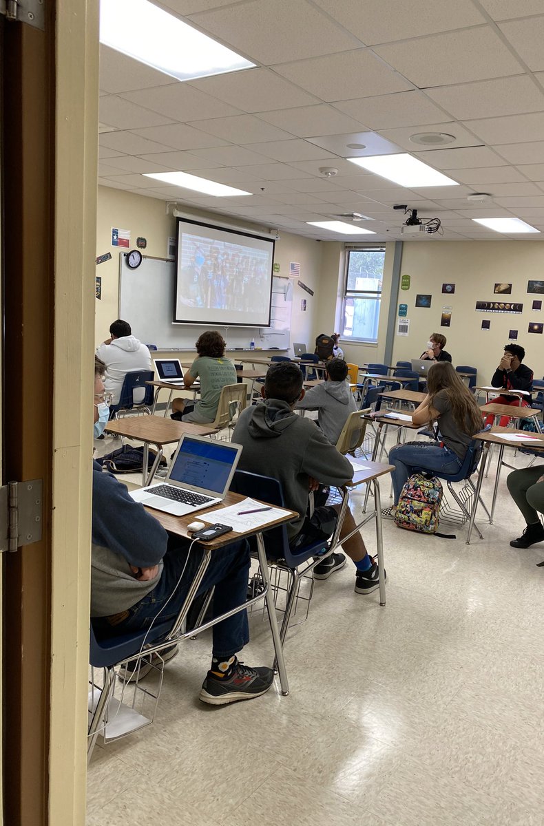 CounselingSvhs's tweet photo. More pictures from our @SVNP4H pledge! Thank you to all the students who made our pledge video. πππ€ #NPFHSW2020 #ADLSW #WeChallengeYou @Supt_comalisd @mwahl281 @ssbratty @MrsAlvaradoSVHS @valleyventana @SVRangerLibrary @SvUnited2 @StucoSV https://t.co/1fL8h8n6sY