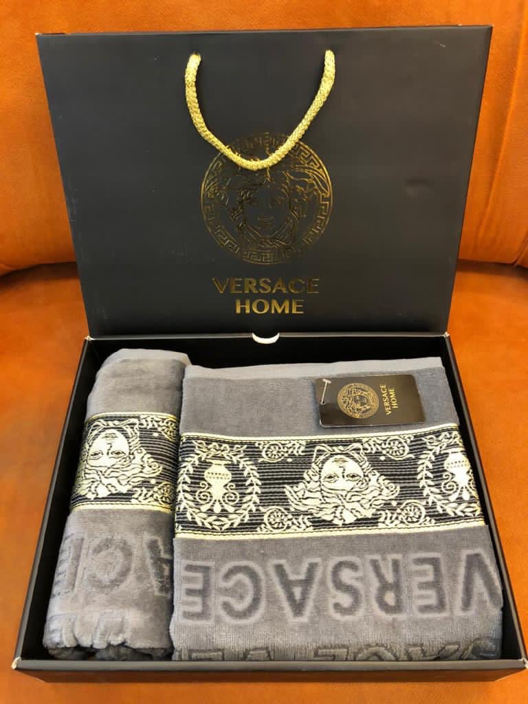 thelegend316's tweet photo. Coming soon versace, Louis Vuitton and more 2 piece towel sets for men and women in life very gift box also ... Louis Vuitton pack of sox I gift box also in fendi ... inbox for details .... https://t.co/5aBRGoPCn1
