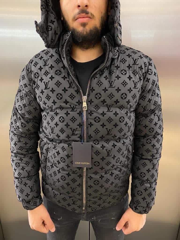 thelegend316's tweet photo. 2021 winter coats , Louis Vuitton full puffa , women’s moncler body is armed with thick fur hood, fendi puffa and women’s moncler padded long hooded jacket with removable belt all bagged and tagged ... limitedstock onbox for details .... https://t.co/8x8vtwnaOz
