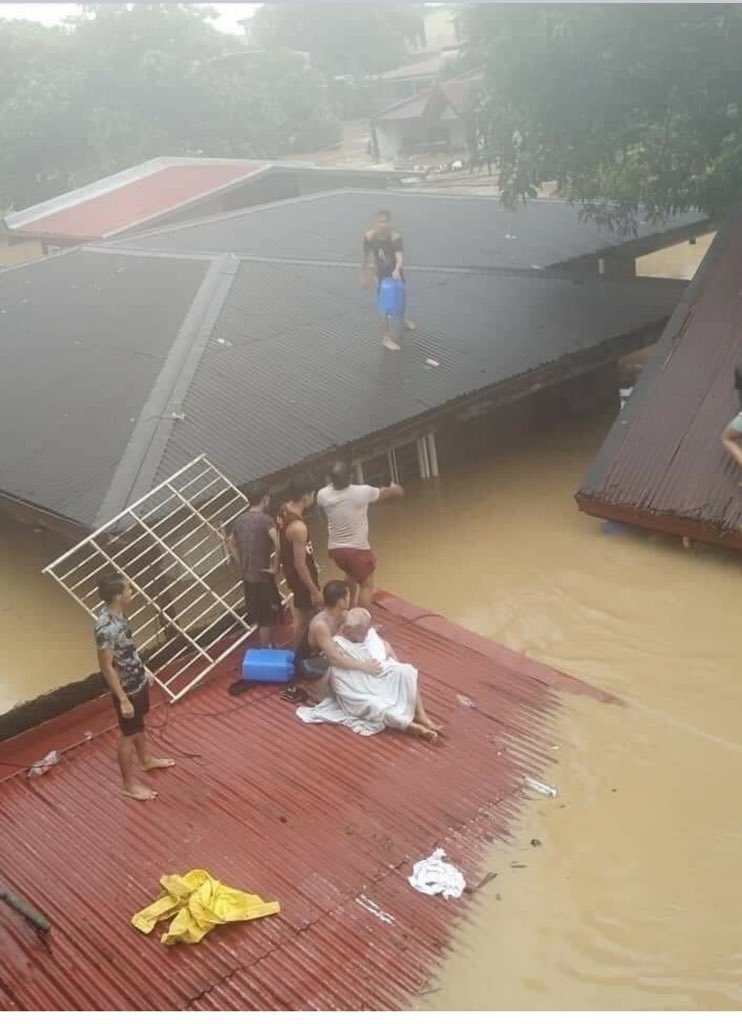 RhWriters's tweet photo. HI EVERYONE, PLEASE PRAY FOR MY COUNTRY, PLEASE PRAY FOR THE PHILIPPINES!! 🙏🏻🇵🇭 https://t.co/rFAza1Qgla