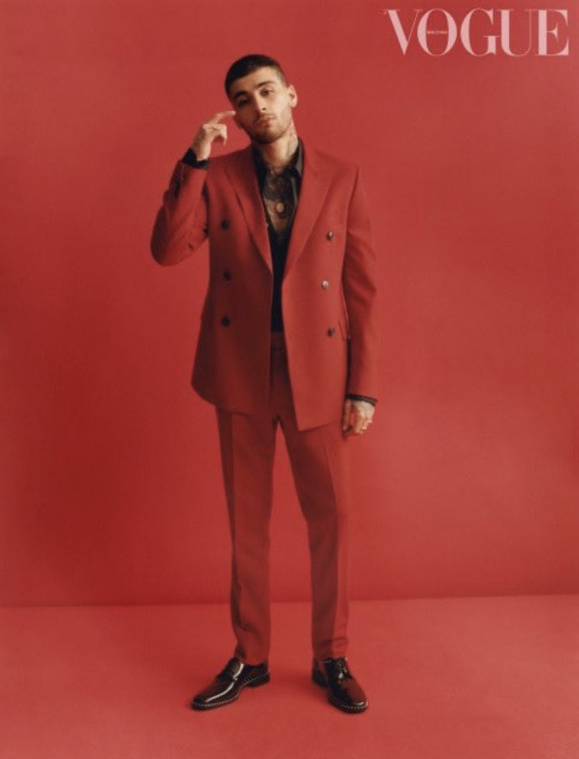 1DTENTHANNIVERS's tweet photo. Zayn Malik 2018.                 Harry Styles 2020.

                                 Vogue
                                     🤝 https://t.co/QnlBODOH4r